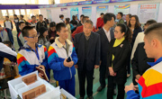 第三十五届江门市青少年科技创新大赛暨第二届江港澳华裔青少年创客成果展在新会梁启超纪念中学实验校区举行