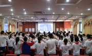 “追星”唤起科学梦想——航天科技知识科普讲座走进广东肇庆中学