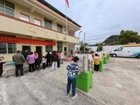 河源市连平县科协组织科普大篷车到溪山镇软坑村开展结对共建活动